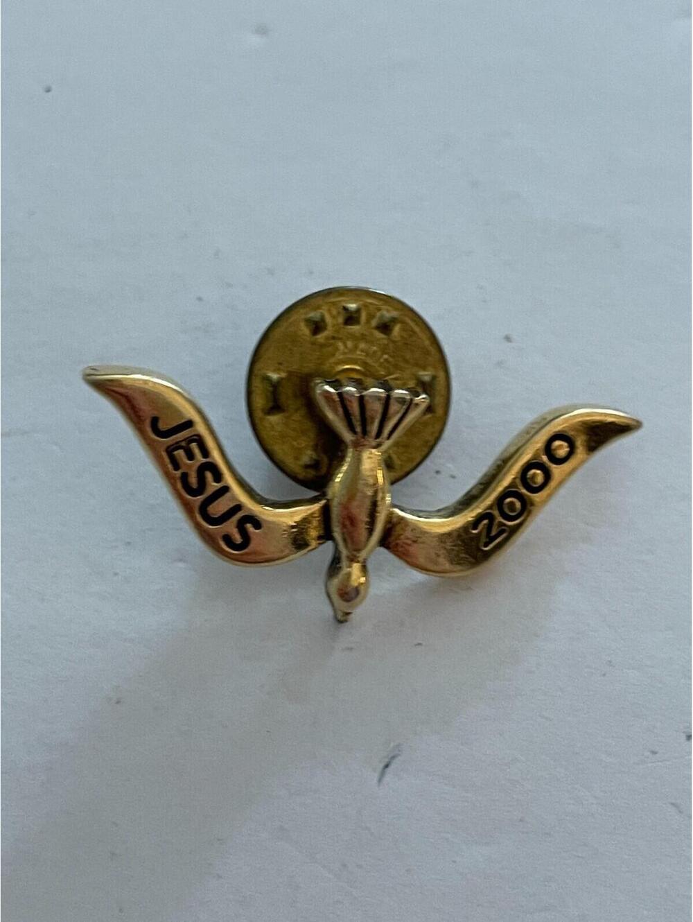 Jesus 200 Dove Pin